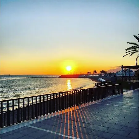 Superb Beach Front Flat, Down Town Apartment
