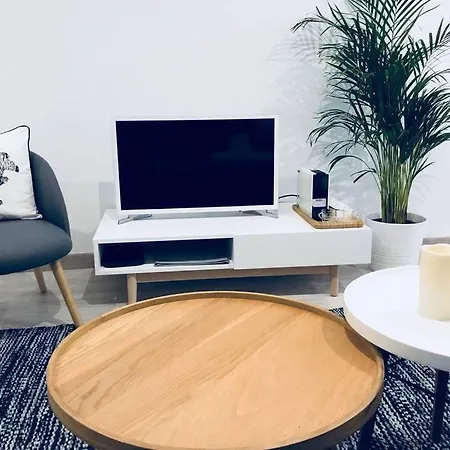 Superb Beach Front Flat, Down Town Apartment *
